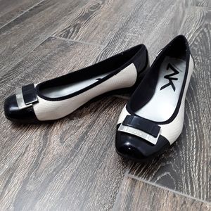 Ann Kline Black & White Flats 7.5